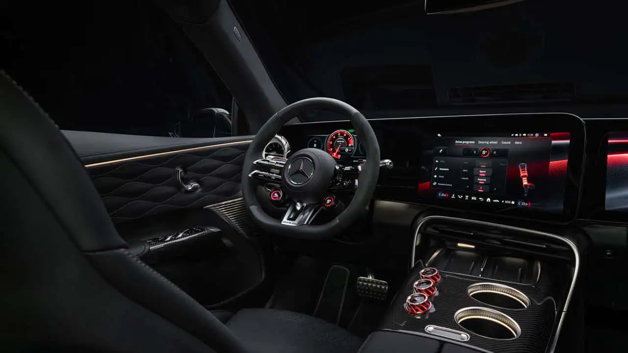 مرسيدس AMG GT SUV من الداخل